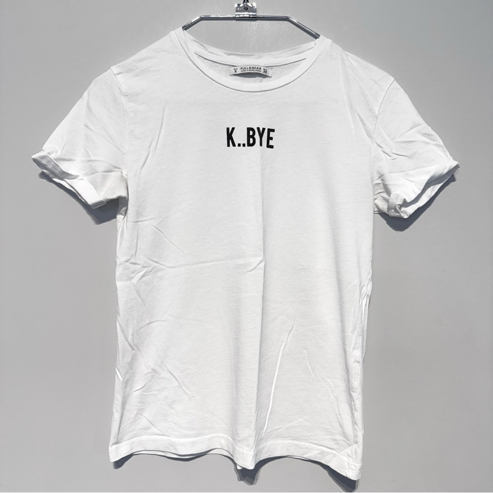 🛍️4 for 20$ / Pull & Bear White Graphic T-Shirt with 'K..BYE' Print / S